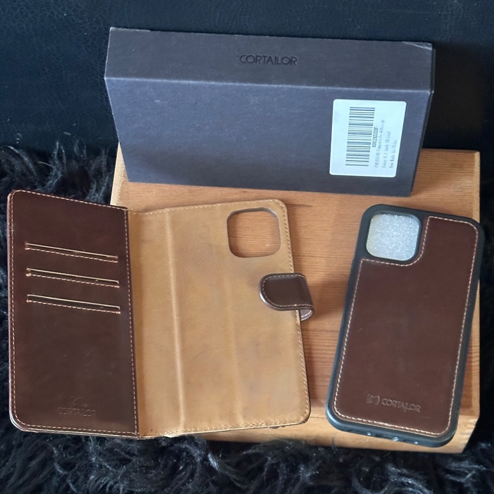 Cortailor Brown leather iPhone 12 credit card case removable magnetic phone case - Picture 9 of 11